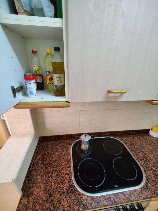 شقة Sunny Flat With Balcony And Sea Views كامبريلس المظهر الخارجي الصورة