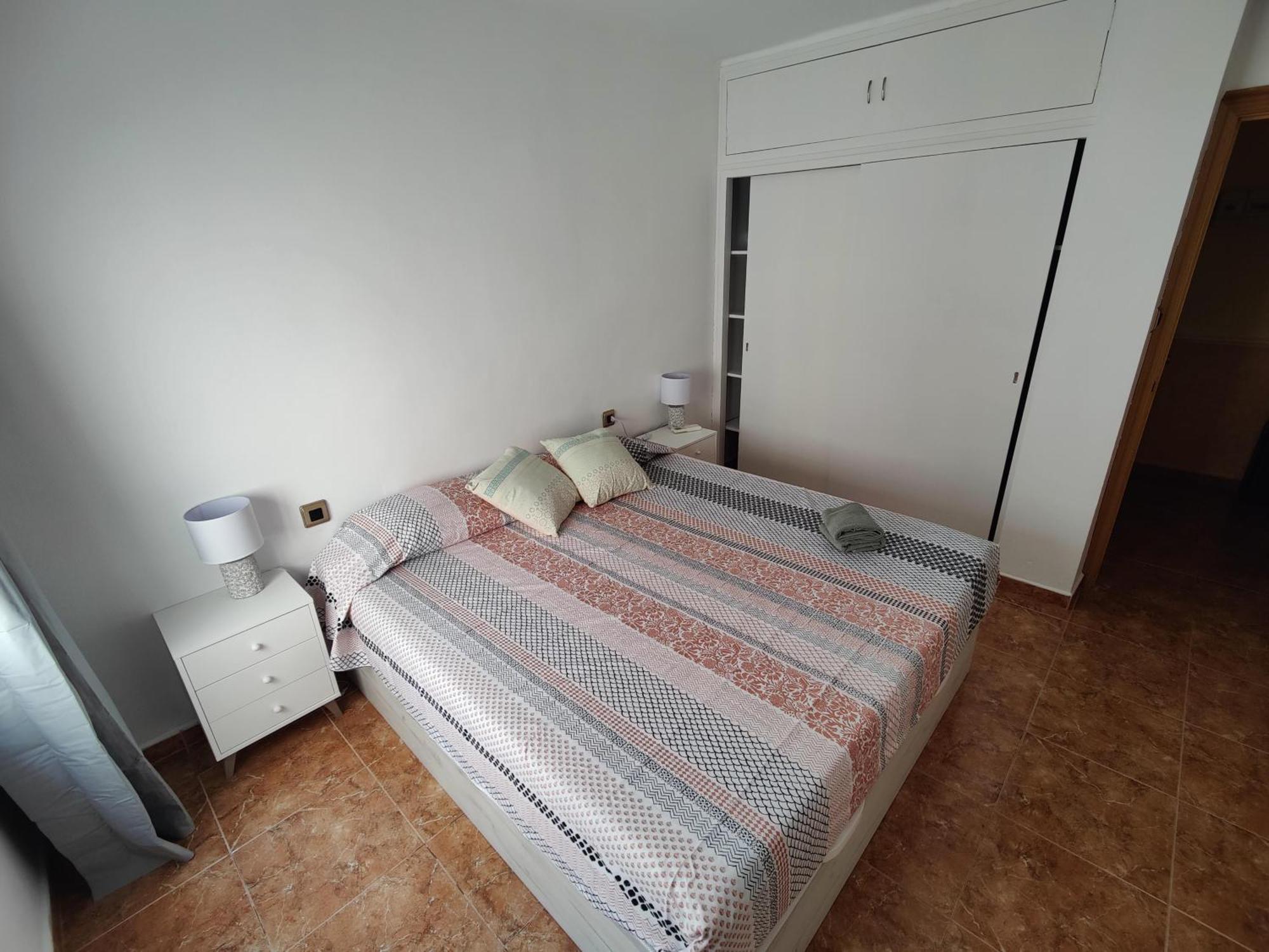 شقة Sunny Flat With Balcony And Sea Views كامبريلس المظهر الخارجي الصورة