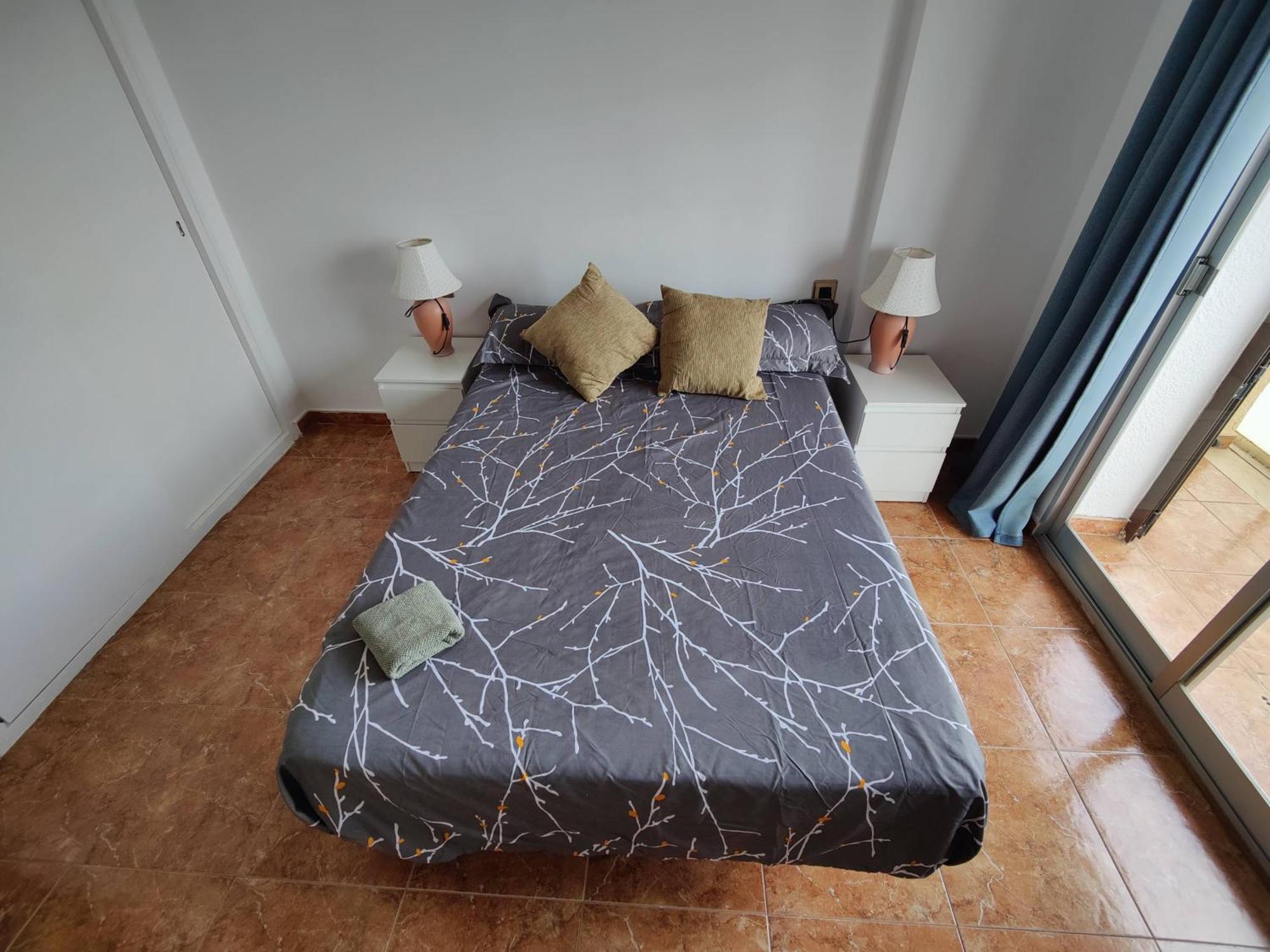 شقة Sunny Flat With Balcony And Sea Views كامبريلس المظهر الخارجي الصورة