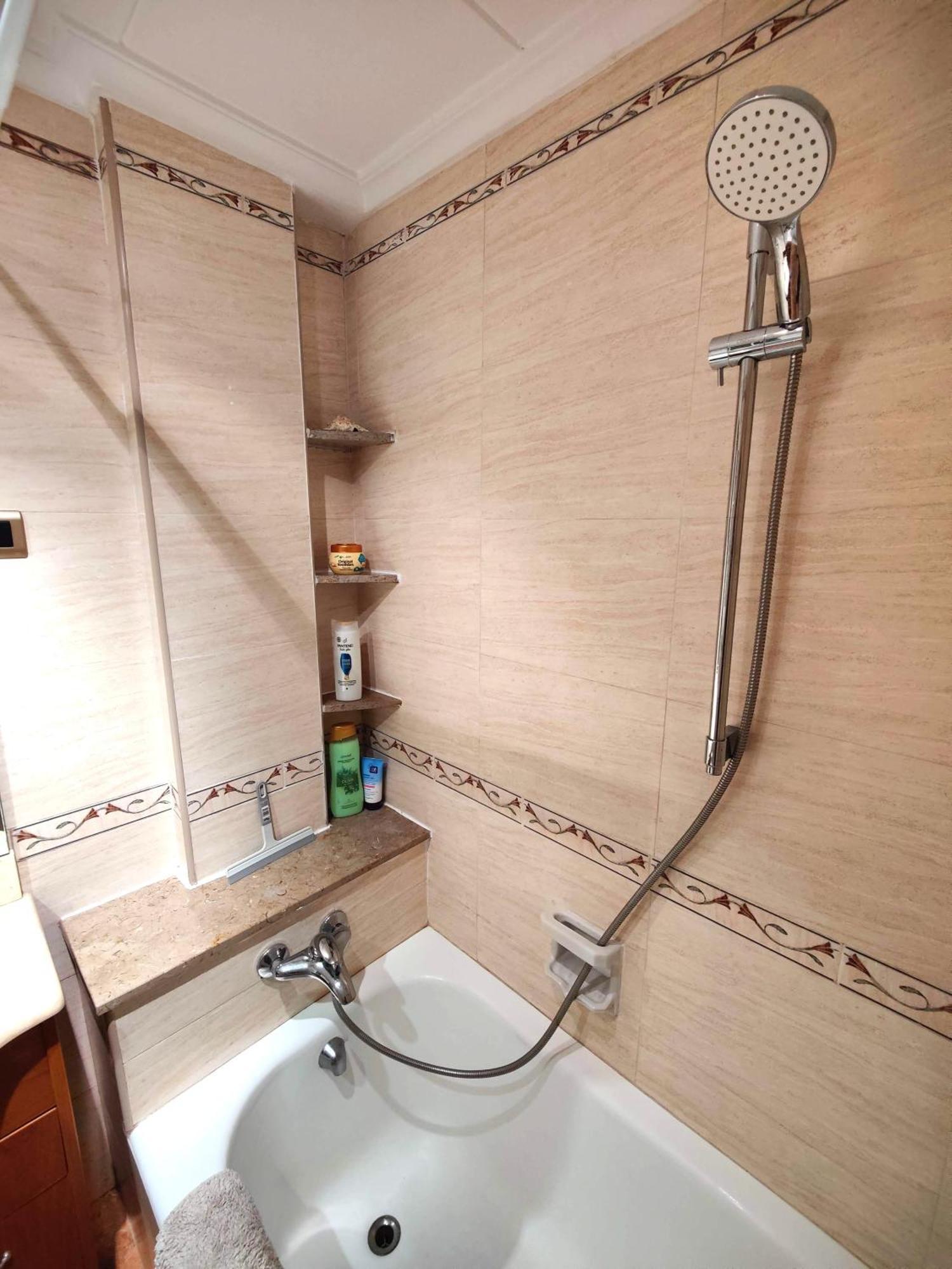 شقة Sunny Flat With Balcony And Sea Views كامبريلس المظهر الخارجي الصورة